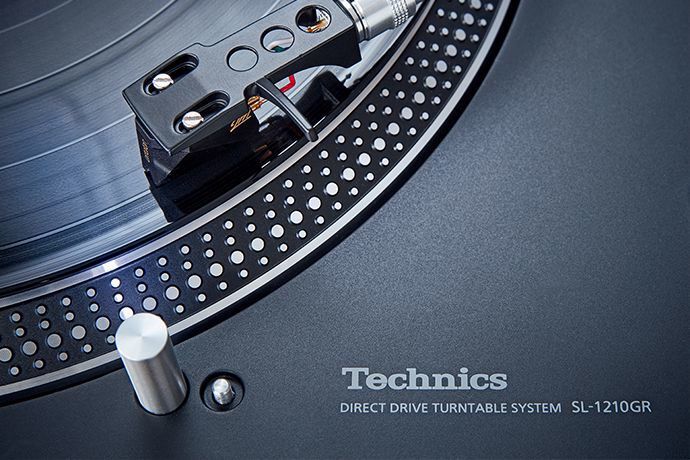 Technics SL-1210GR Direct-Drive Turntable