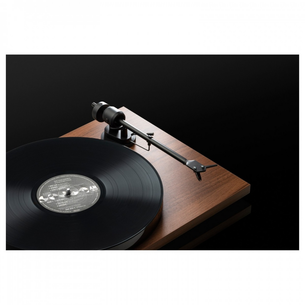 Pro-Ject E1 Bluetooth Turntable