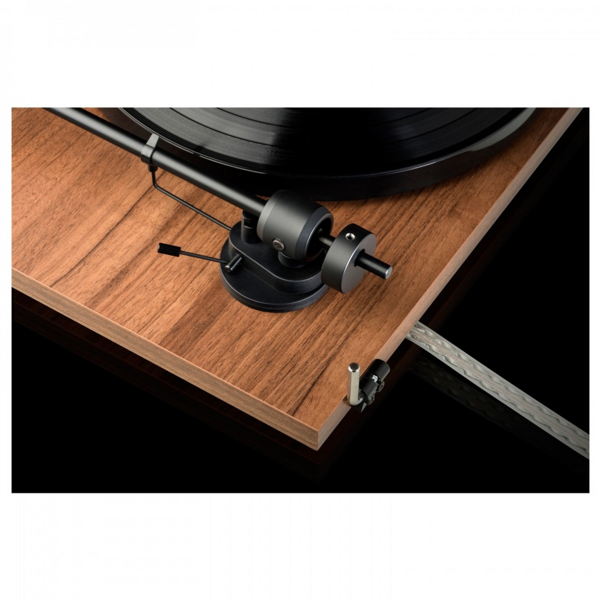 Pro-Ject E1 Phono Turntable