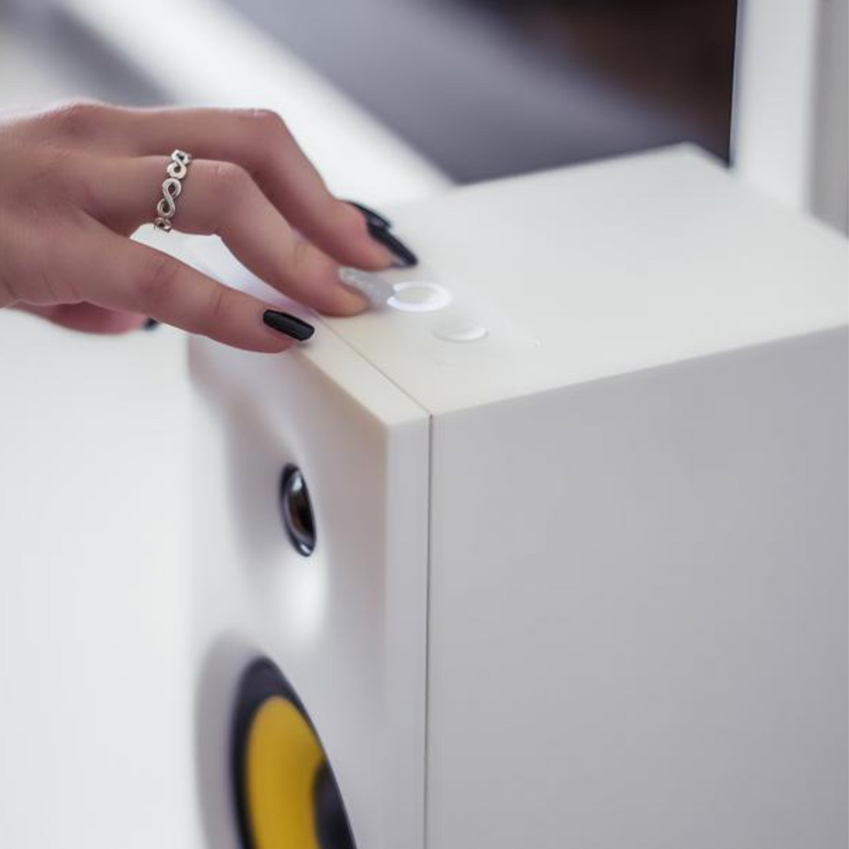 Edifier R1080BT Active Bluetooth Bookshelf Speaker Set